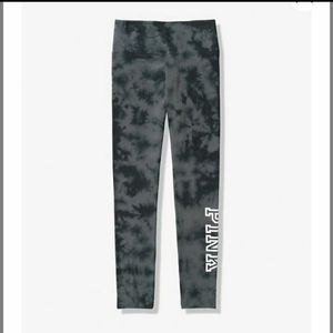 Brand New Victoria's Secret Pink Leggings NWT M